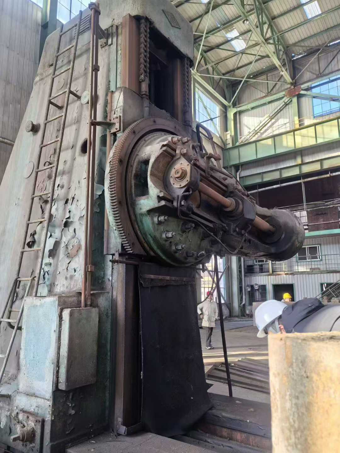 Russian 8-meter gear rolling machine.