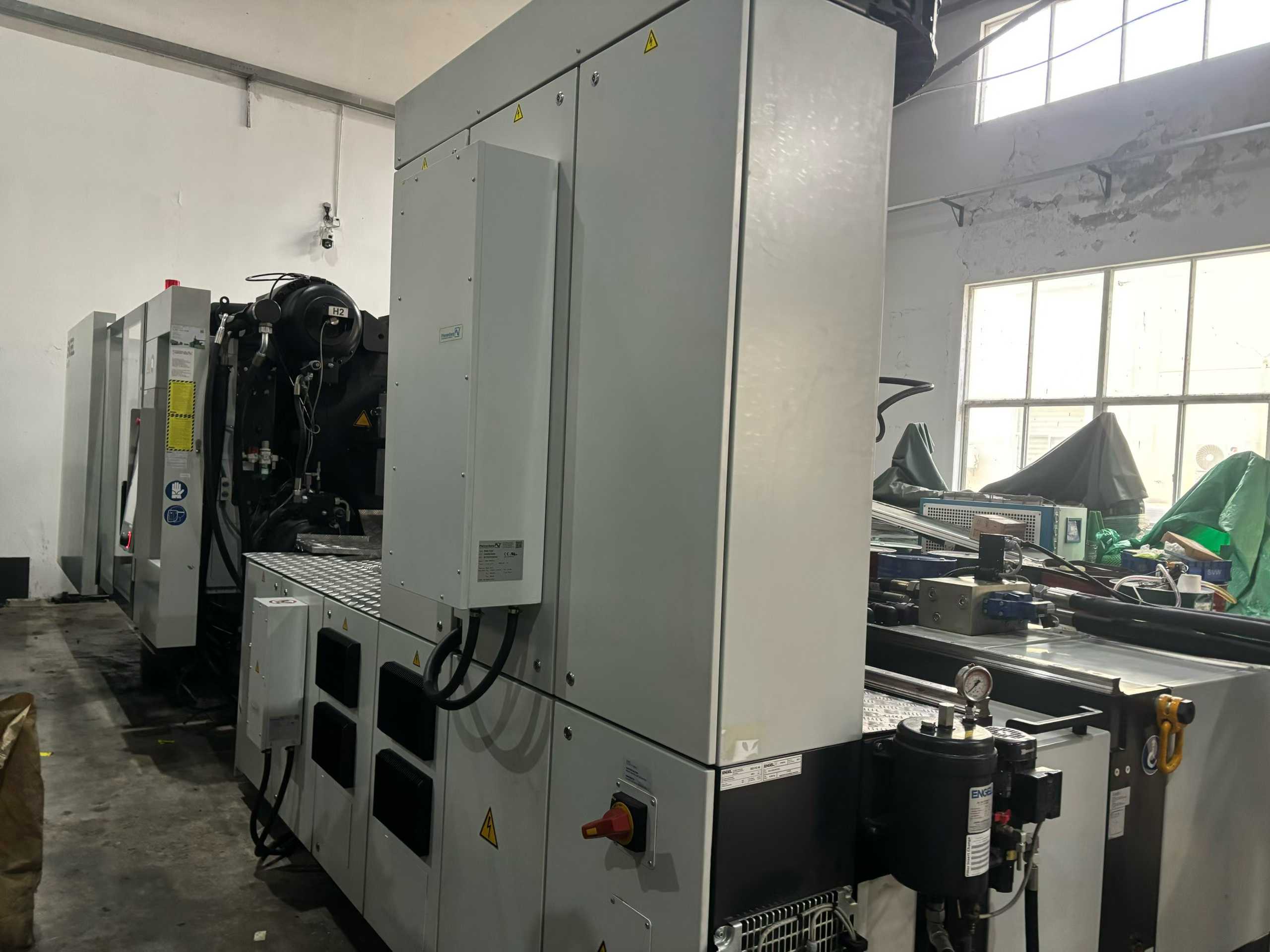 Engel 700-ton, 99% new.