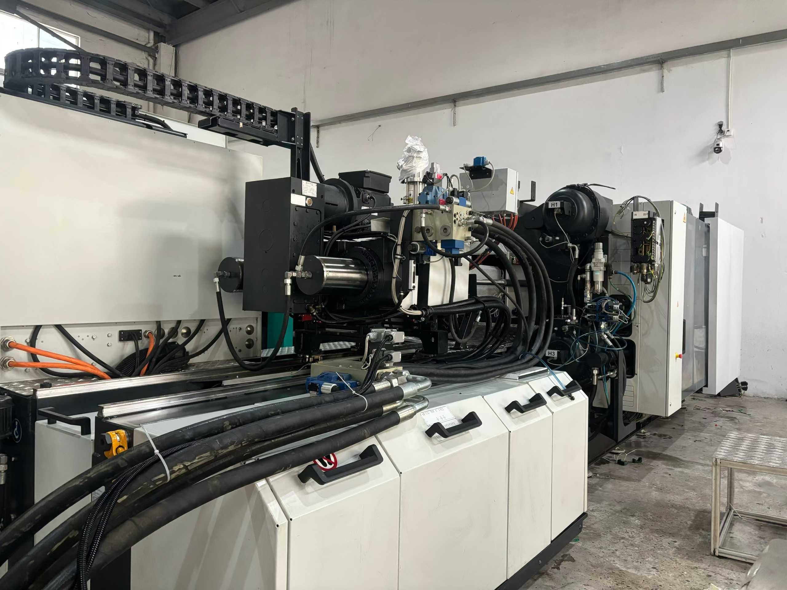 Engel 700-ton, 99% new.