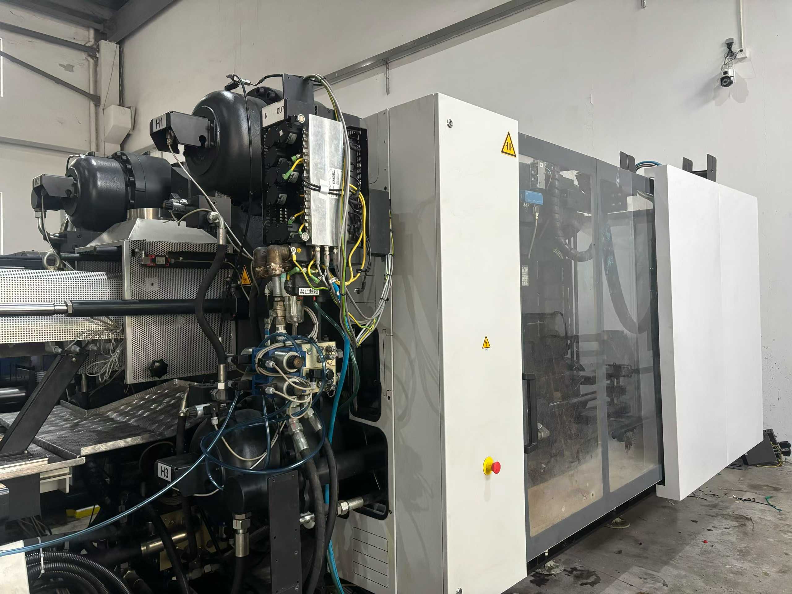 Engel 700-ton, 99% new.